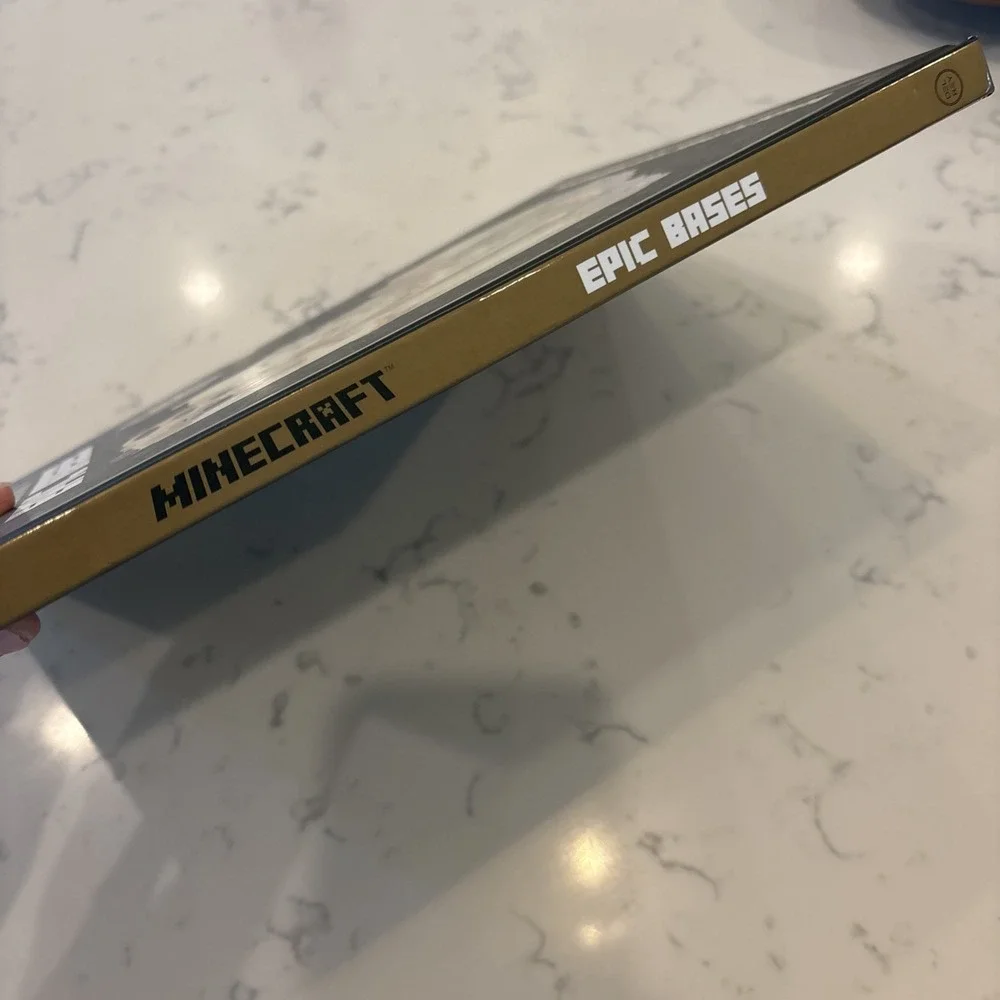 Minecraft: Epic Bases - Hardcover Mojang AB Builds To Spark Imagination